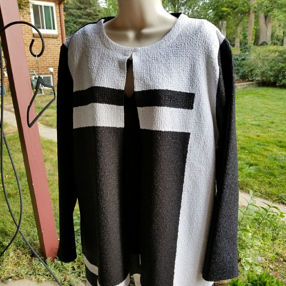 Travels collection jacket chicos  3 black white